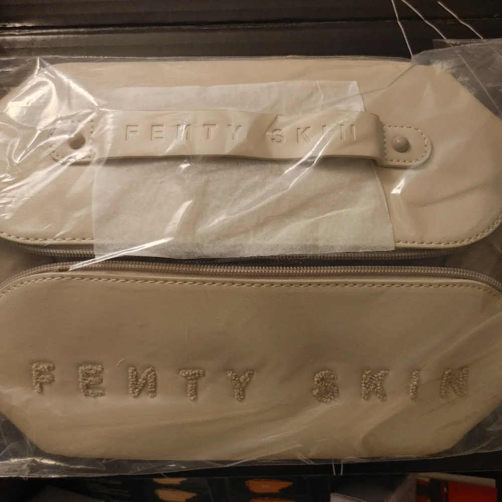 FENTY SKIN- Cosmetic Travel Make-Up Bag. Zippered Bag. New- Never Used - Picture 7 of 10
